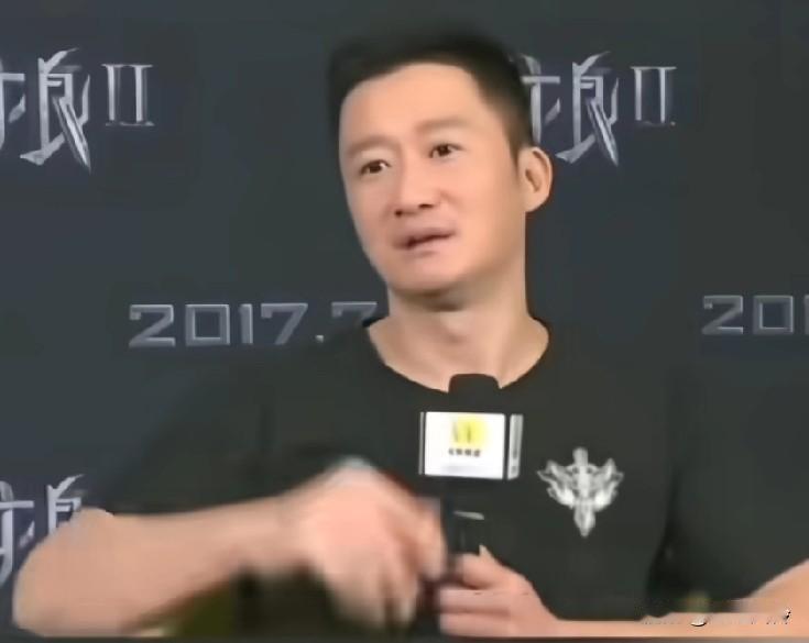 吴京怼部分观众，看不惯就别看，去看美国人的片子去！！膨胀了哥们典型的说它不行，
