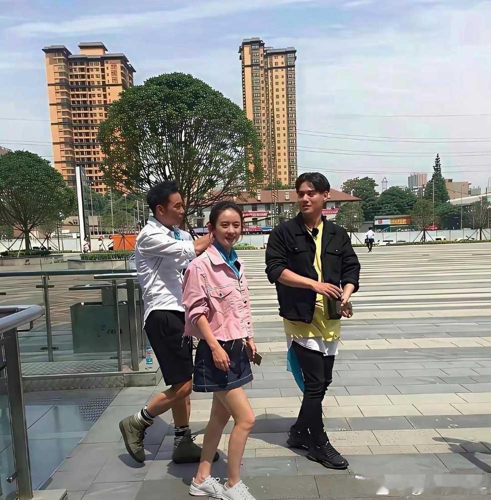 路人视角真实的赵丽颖，你们能接受吗？？