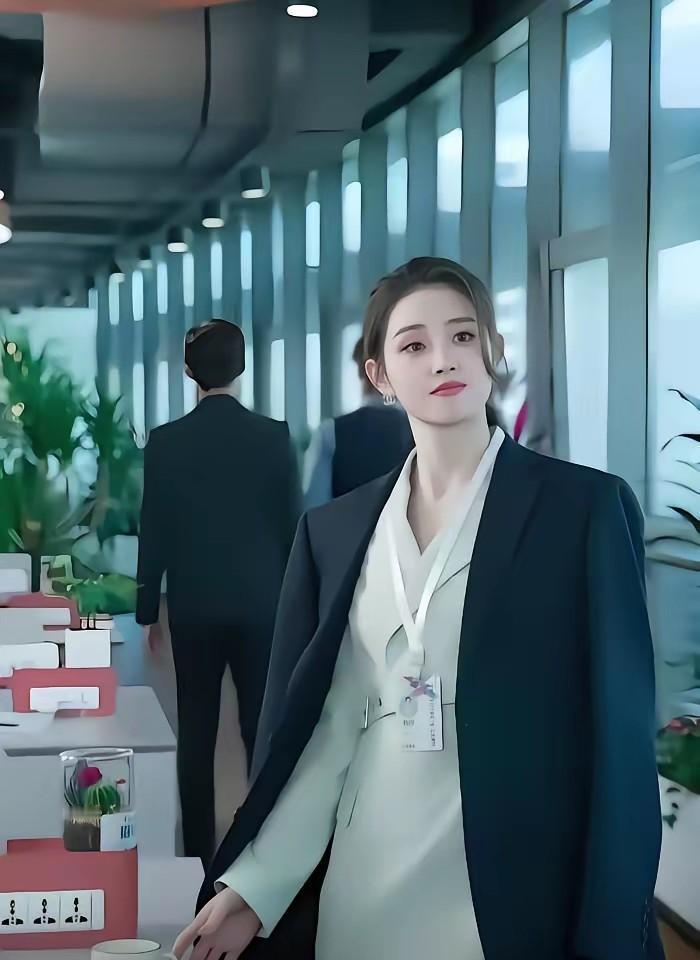 亲生父亲，却是杀母仇人。你血管里淌着的，是三代人解不开的血债。爷爷把儿媳绑上