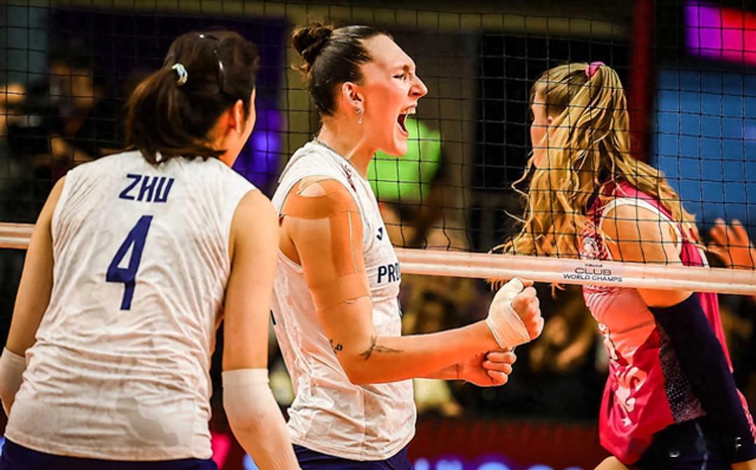 上赛季还缔造跨赛季联赛全胜神话、被誉为“无敌战舰”的意大利科内利亚诺女排，本赛季