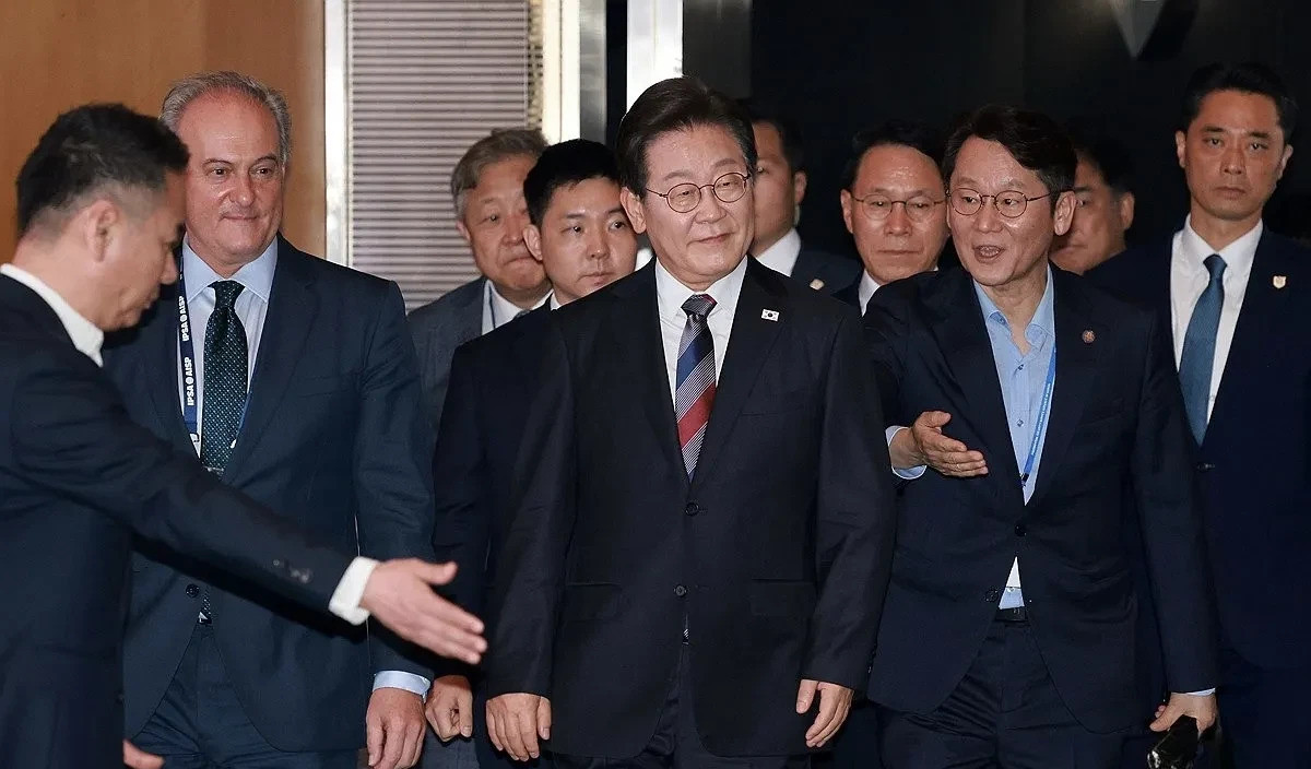 李在明支持率持续走高李在明总统的施政评价最近连续五周上涨