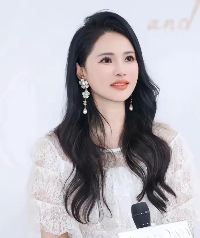 一个已婚者公开维护前任，公开表态有必要吗？特别是有点名气的名人。伊能静以前是