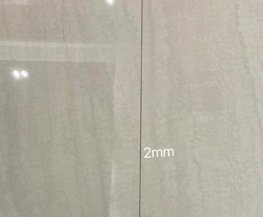 当初装修，师傅劝我做“无缝铺贴”，说“好看、大气、不留缝不藏灰”。我差点就信了！