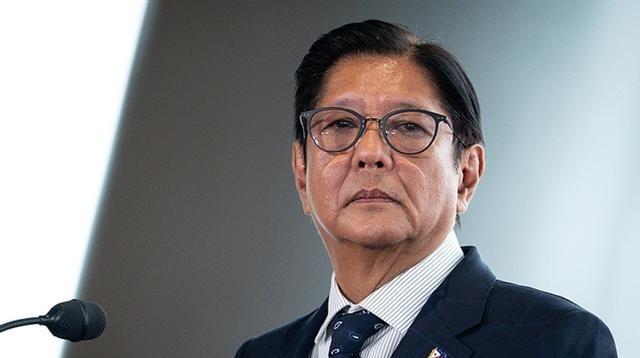菲律宾总统小马科斯最近因为内外压力同步上升而忧心忡忡，他最担心的，就是被军方逼下
