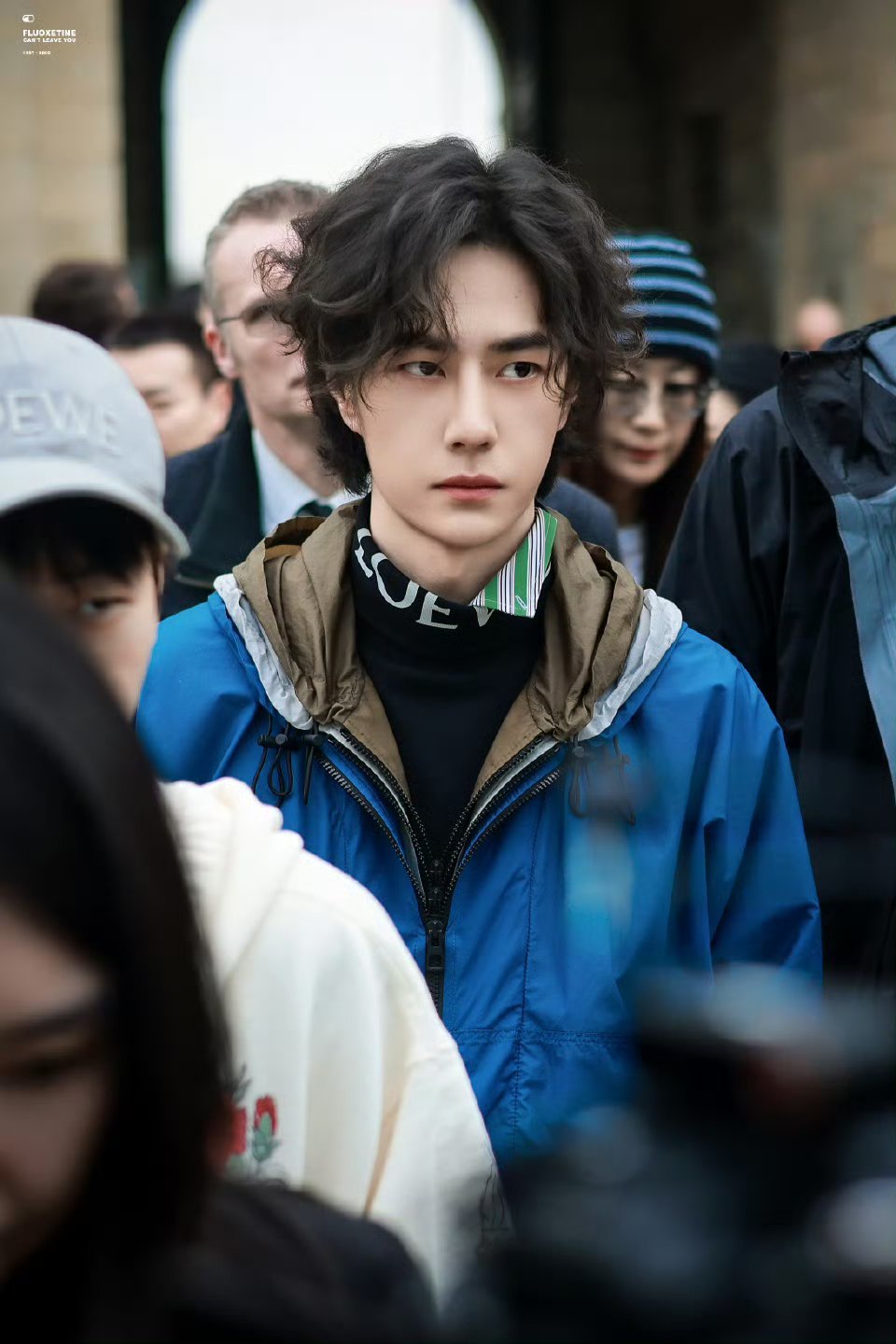 王一博周围全是LV集团高层那可不商业价值决定一切，王一博值得。