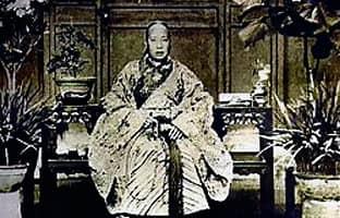 伺候慈禧52年，打破大清祖制坐上正二品总管太监，满朝文武见了他都得陪笑脸。可19