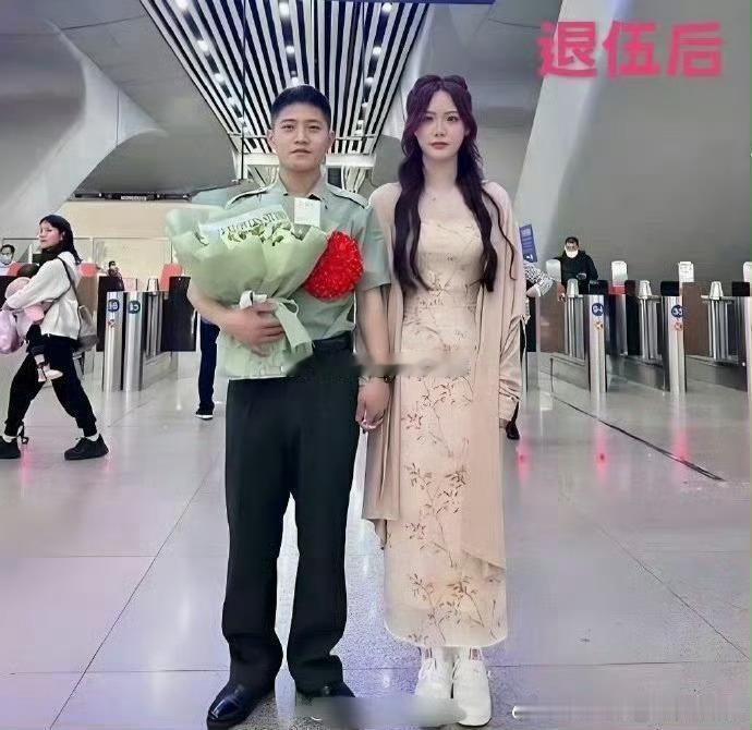 入伍和退伍，两人的气质都变了​​​