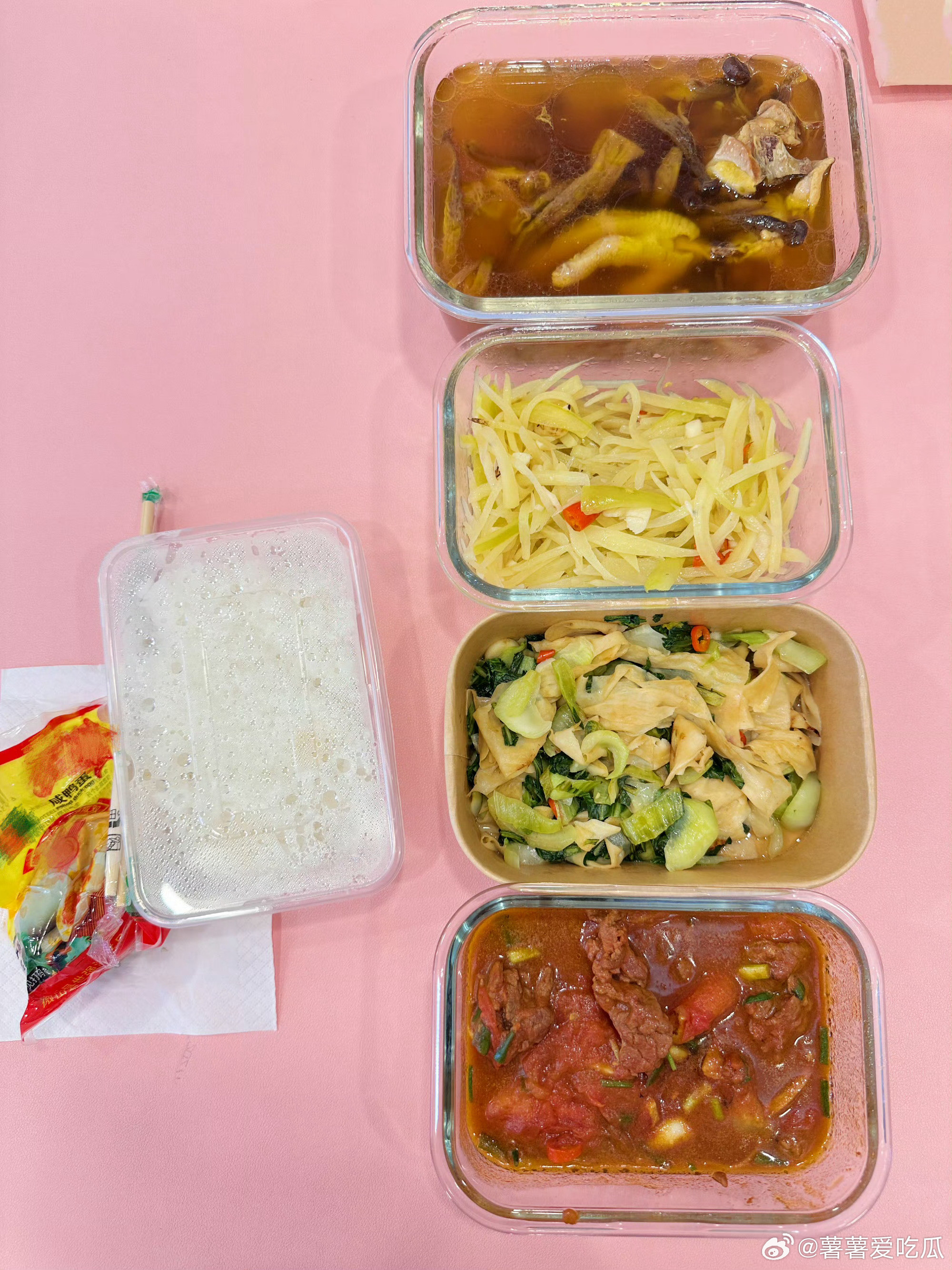 孟子义增肥了快十斤但是这个饭看起来也好清淡没味[哭哭]​​​