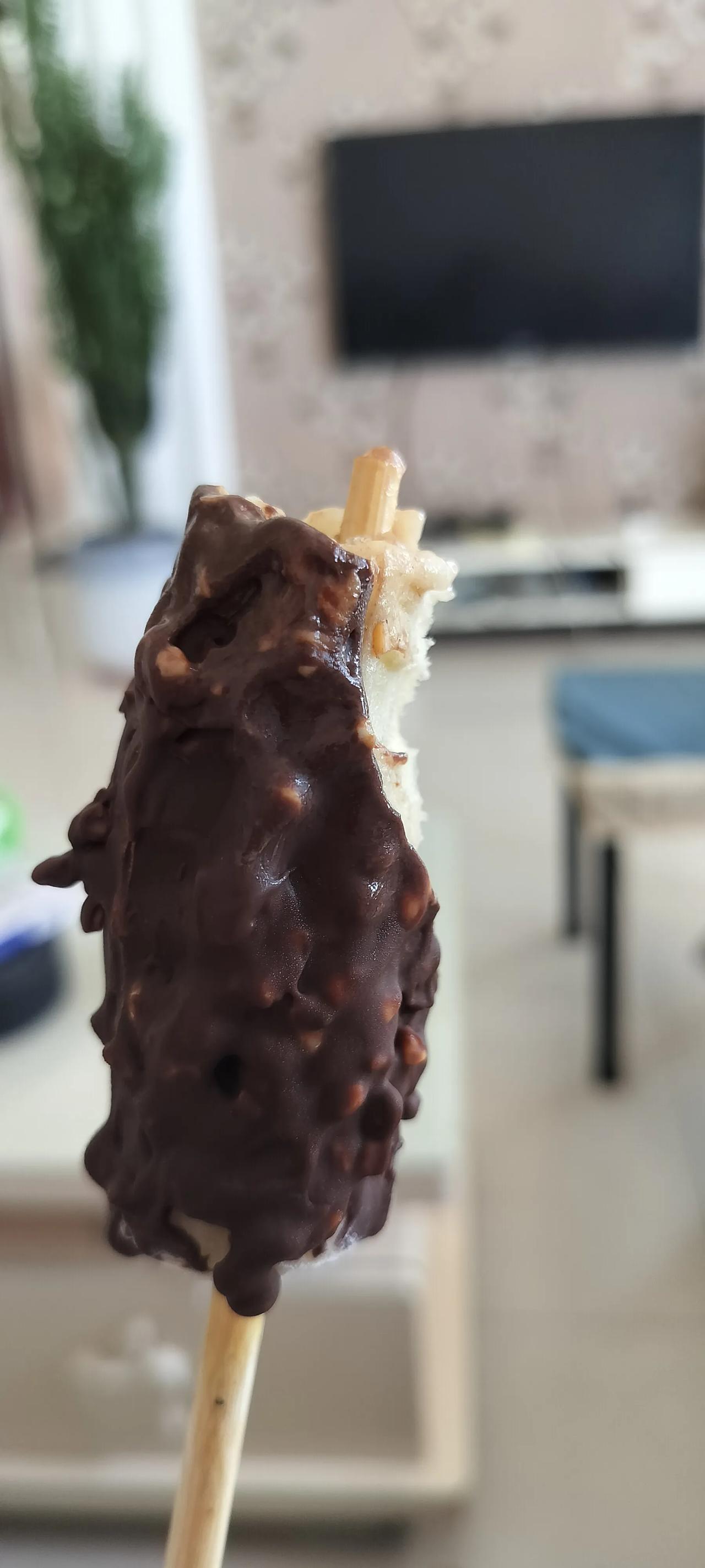 这几天在家呆的烦的要命，也不能出门看手机，看的眼都疼。这若是退休以后，可该怎么