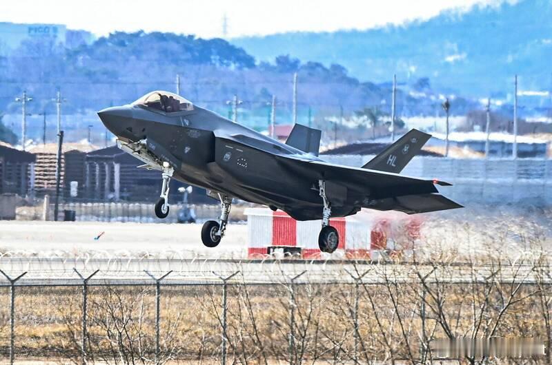 【尹锡悦“戒严事件”调查搜查乌山美军基地韩检方回应：未违反驻军协定】海外新鲜事