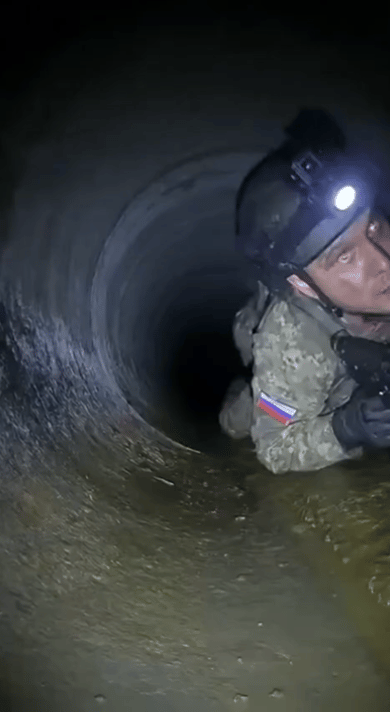 半条命被吓没了，10月5日，俄军管道部队的一名士兵试图通过管道渗透到库皮扬斯克的
