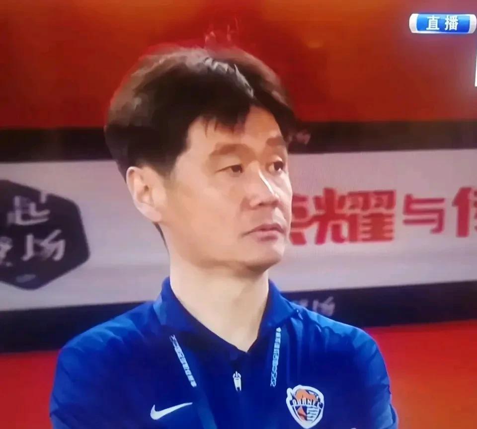 崔康熙俯首叩拜：“谢天谢地，谢文能！没有你，今晚我就被姓李的1：0给KO了！”