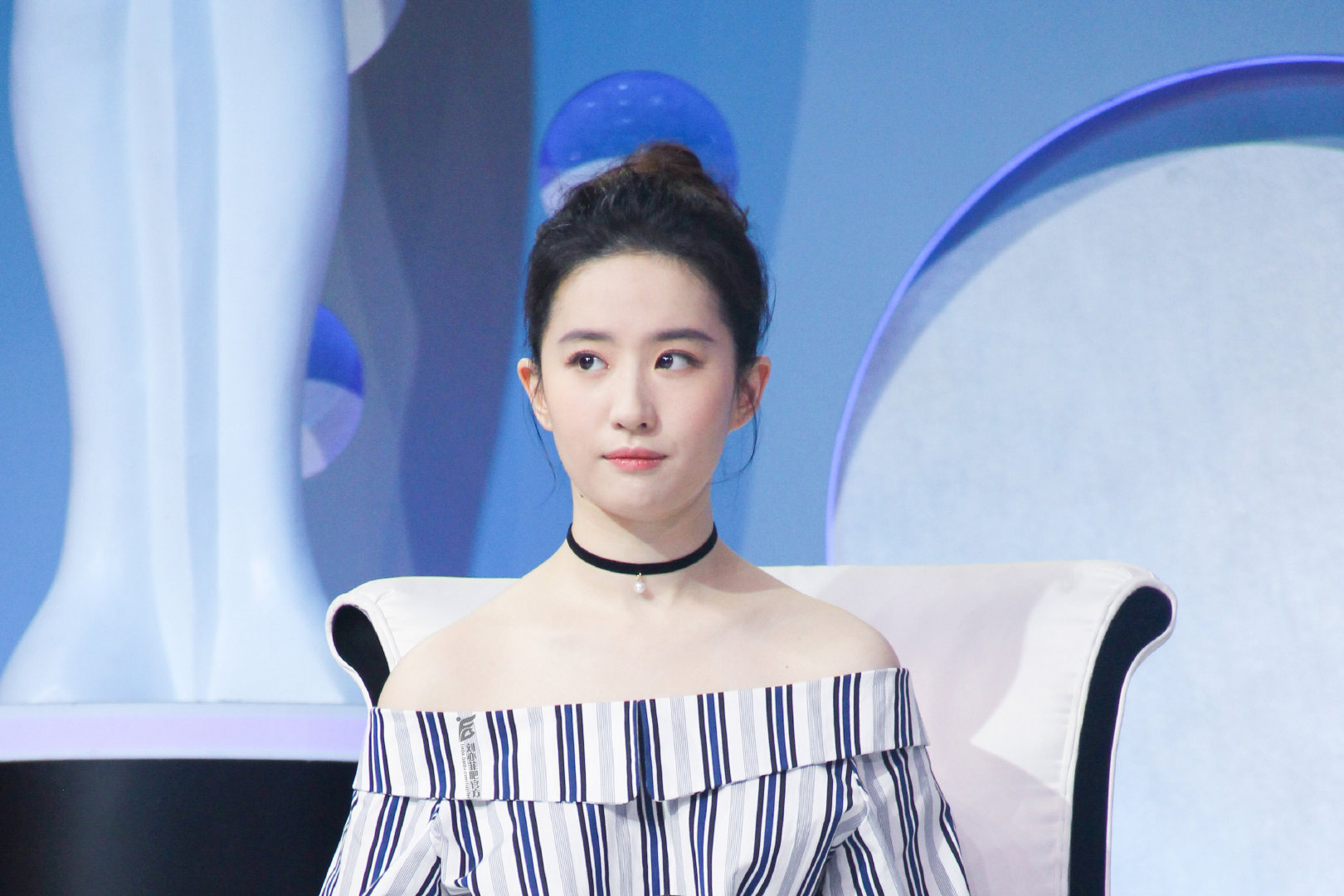 看到这样的她不被萌化是不可能的吧刘亦菲