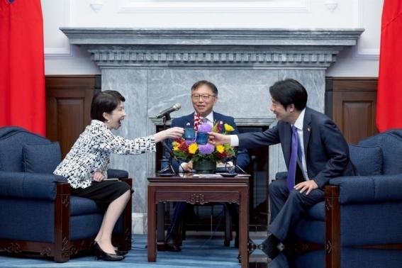 中日关系崩了，所有人都以为日本是在替美国冲锋、替台湾站台！错了！真相是：日本政府