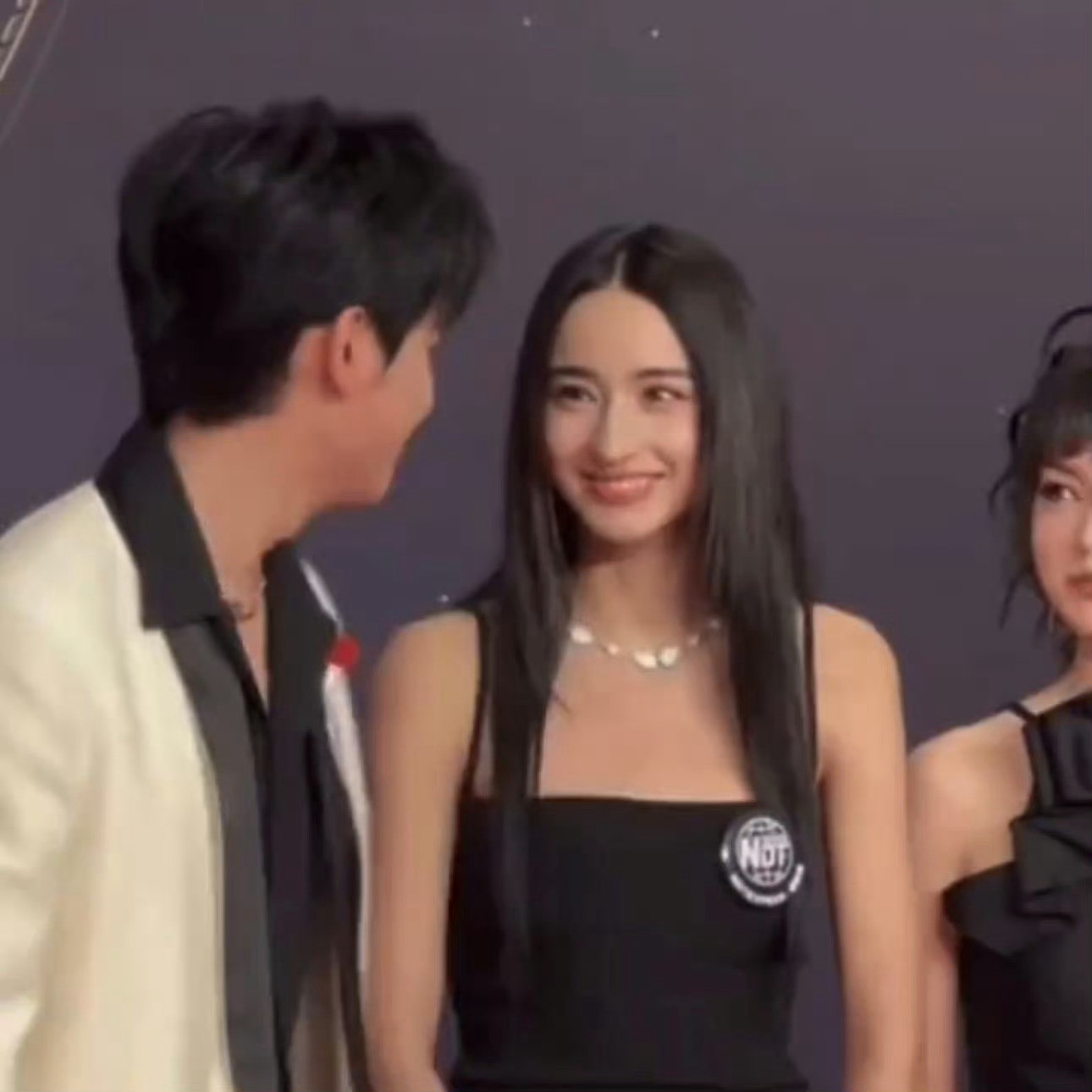 #胡先煦李宛妲时间线#距刘大锤爆料，李宛妲和胡先煦结束行程回到同一个地址，称这套房子是两人共同购置，