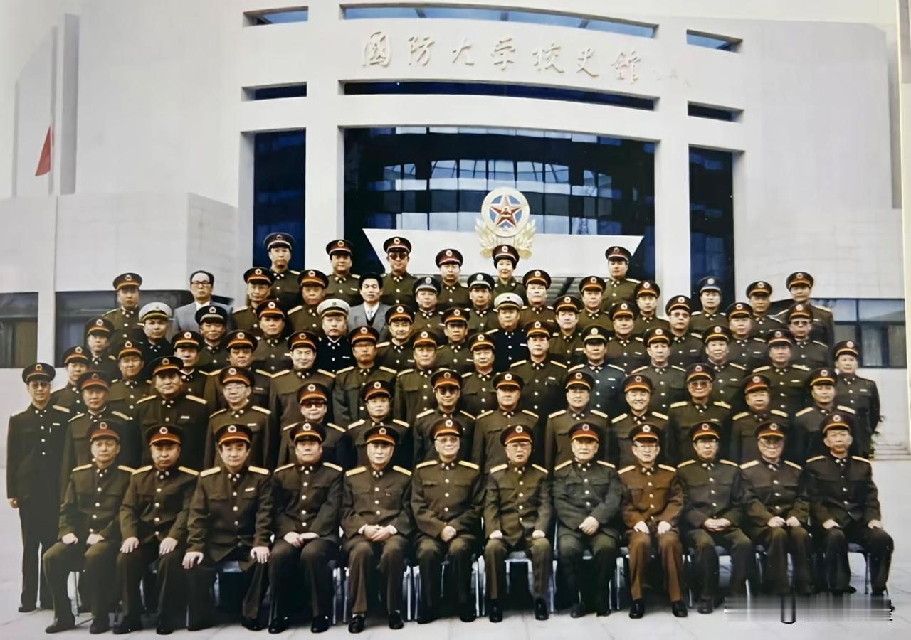第一排，你能说出几个人的名字？