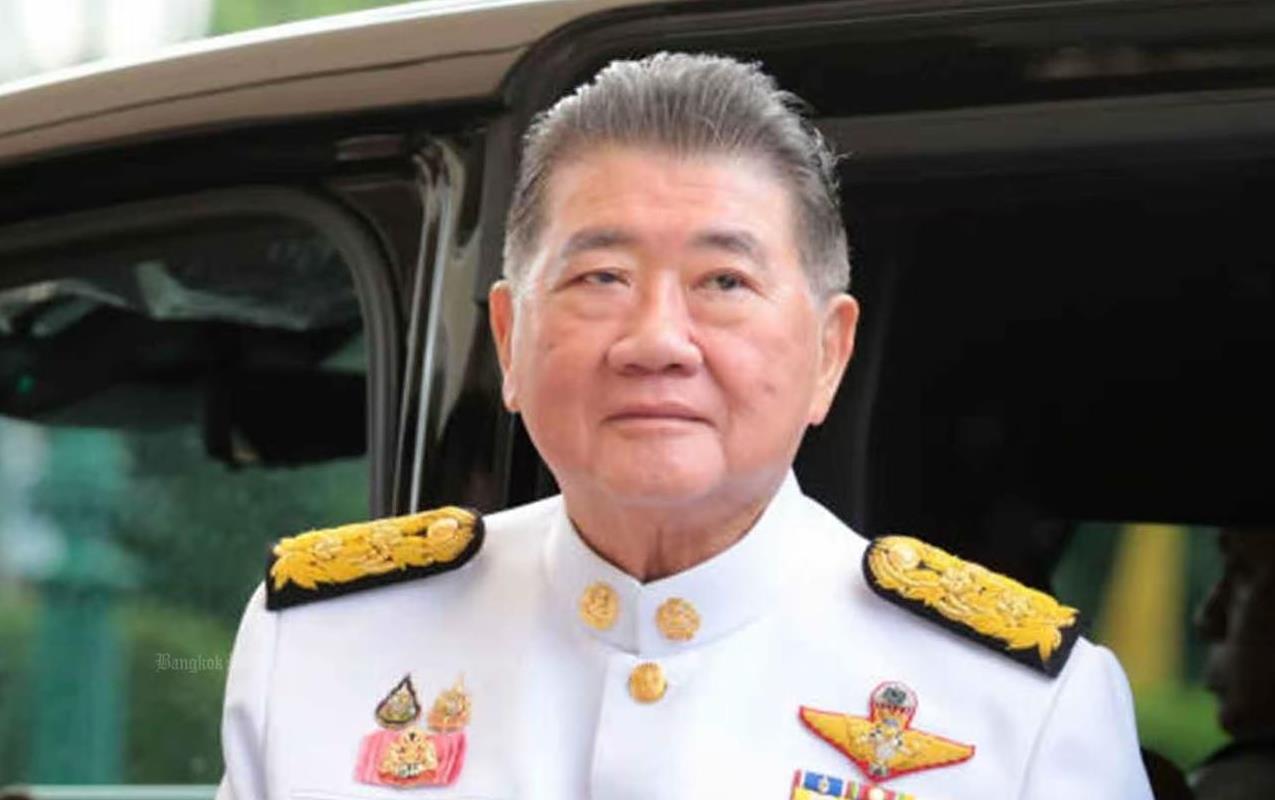 普坦这位救火英雄，接下来可能又要直面政治清算了，最直接的现在就是他向泰国枢密院提