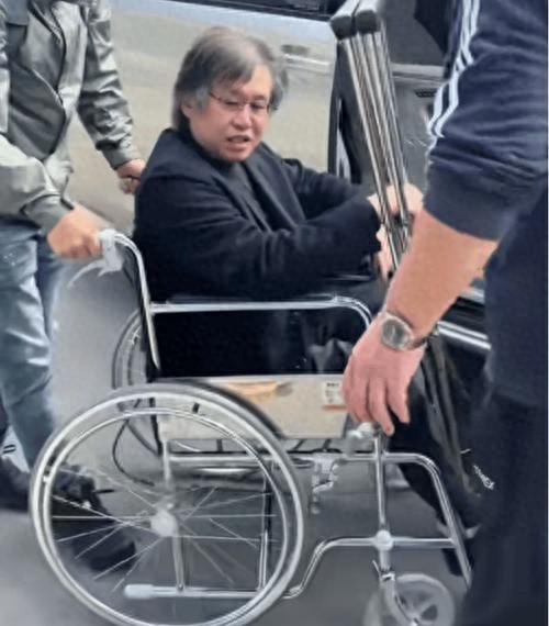 表面上有涵养的励志歌手郑智化,在35年前就利用信息差来抄袭日本作品。他的代表作《