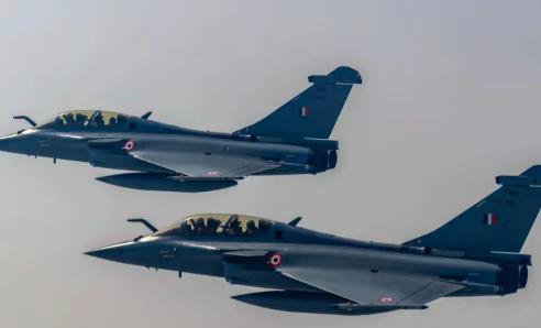 印度空军脑袋绝对让驴踢了！印度空军已经正式宣布，再次引进114架阵风战斗机，首先