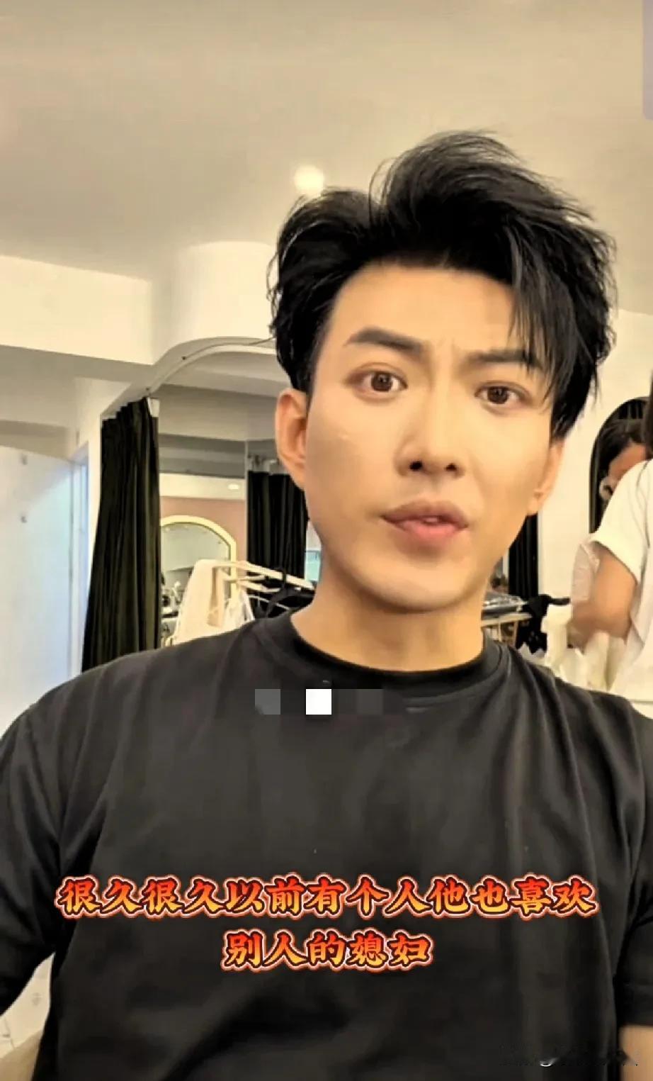 直播间有人对于龙说:‘我喜欢你媳妇儿怎么办？’于龙上演大型护妻现场。他回复网友说