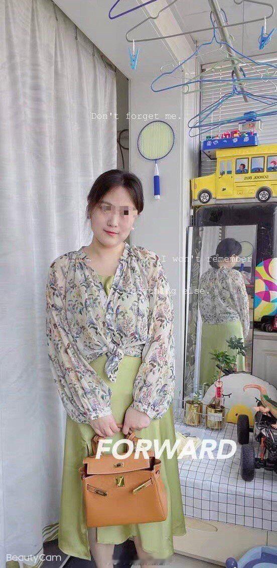 网友投稿：这位女生，你把裙子穿成这样……你买它的意义何在啊？