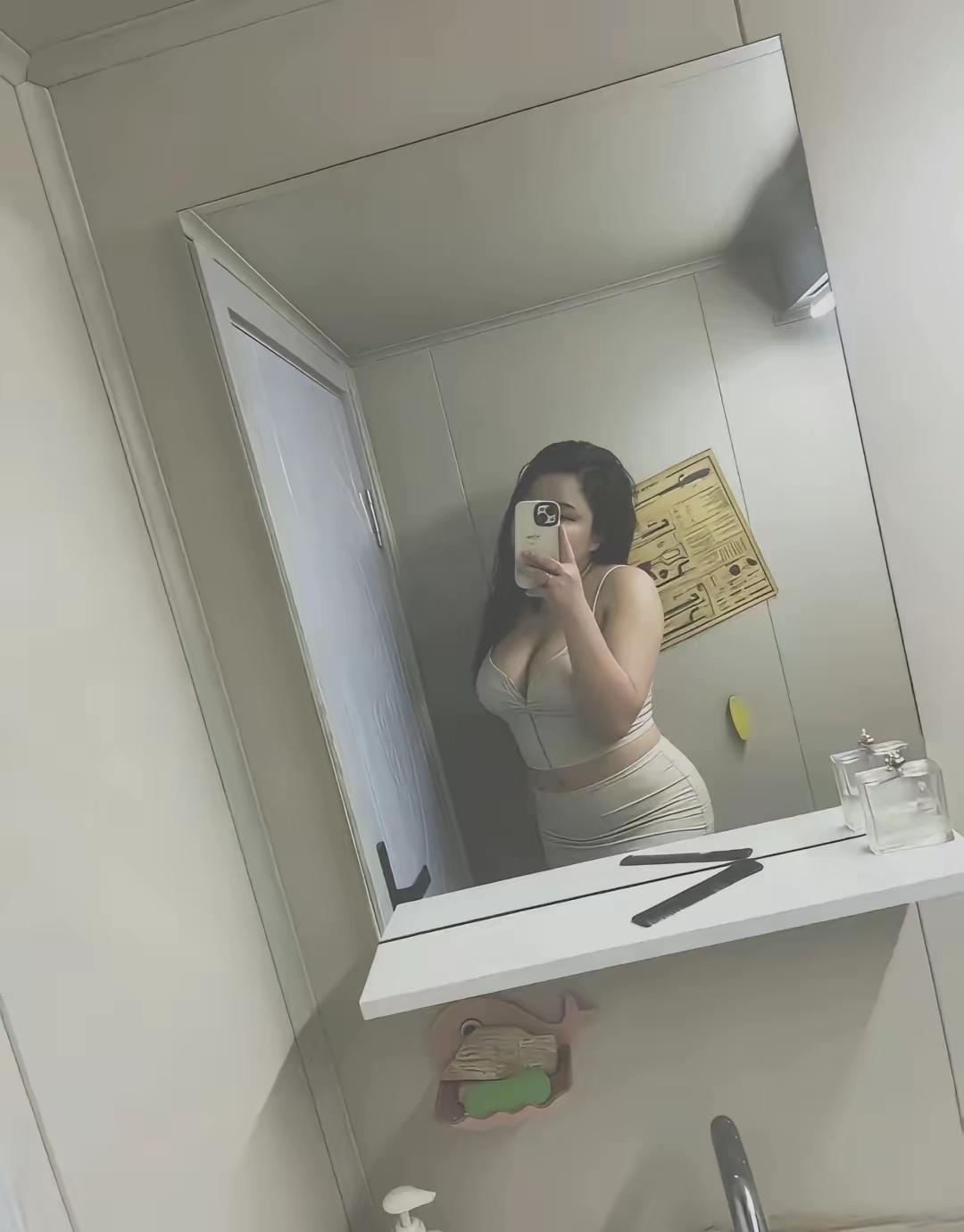 最完美的身材！[呲牙笑]