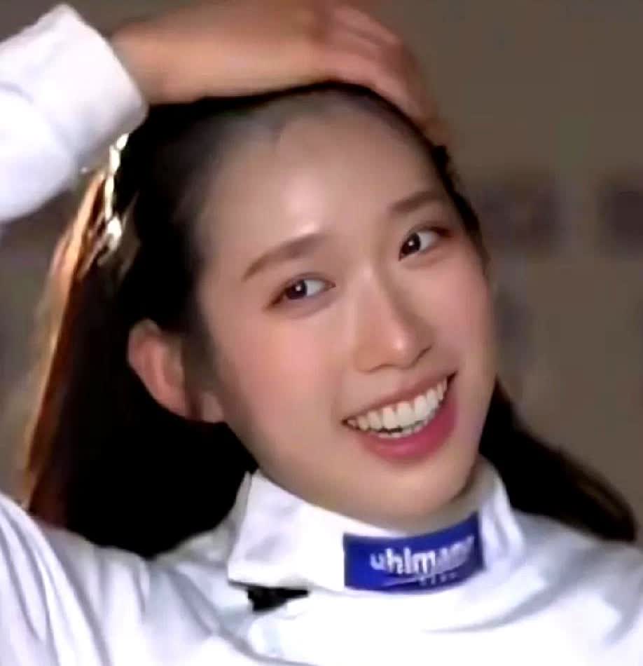 霍家两个儿媳，是她妈妈的缩小版，姑娘笑起来好甜，有夫妻相，都带有婆婆朱玲玲的颜值