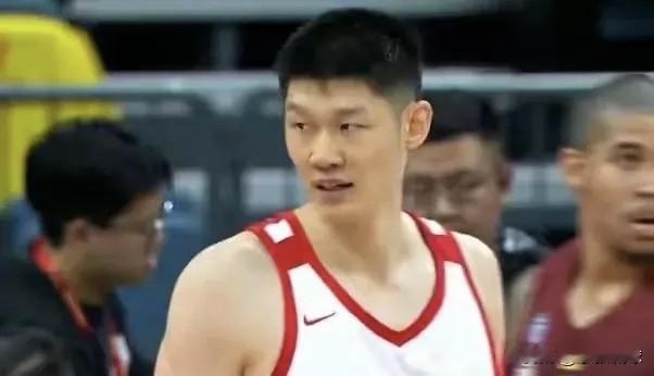中国男篮77-49委内瑞拉！本场比赛中国男篮表现最好的3位球员。1、胡金秋（