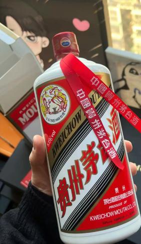 3799元的1L装大瓶飞天，看懂了吗?这不是创新。当一个奢侈品开始拼命换包装、