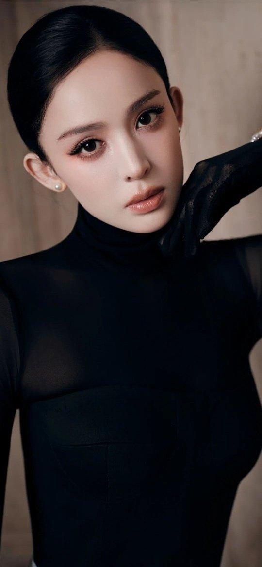 古力娜扎魅影雀斑妆古力娜扎的魅影雀斑妆也太绝了！立体深邃的五官撞上细碎灵动的雀斑