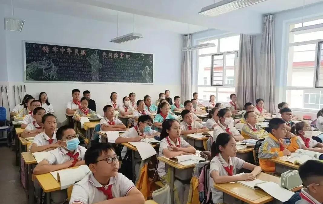 小学成绩不拔尖，到初中能追上来吗？中等是有机会冲上来的，但中下基本没希望！如果