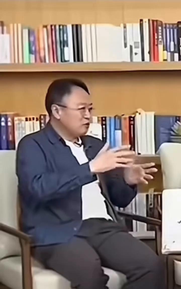 清朝没有让中国落后。清朝从秦始终一直往后基本上都是原地踏步的。清朝二百六十八年