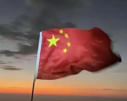 我们棋高一着，日本的毒计，我们完全不上当。现在看清楚了，日本的目的，是想借中国的