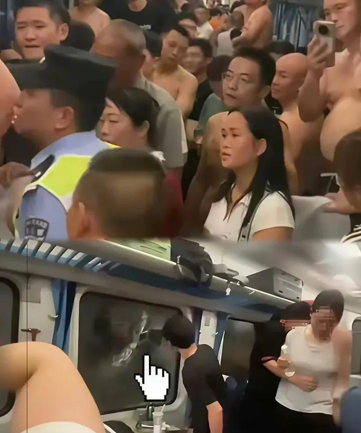 列车上砸窗户的小伙子行为是错误的，哪怕再热，也不能用这种行为去砸玻璃，应该提前和