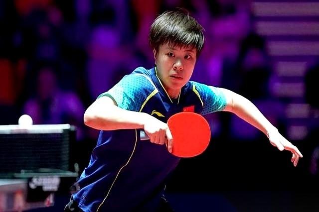 决赛4比0，直接把对面的日本小孩打到崩溃。踢桌子，扔拍子，还被裁判黄牌警告……