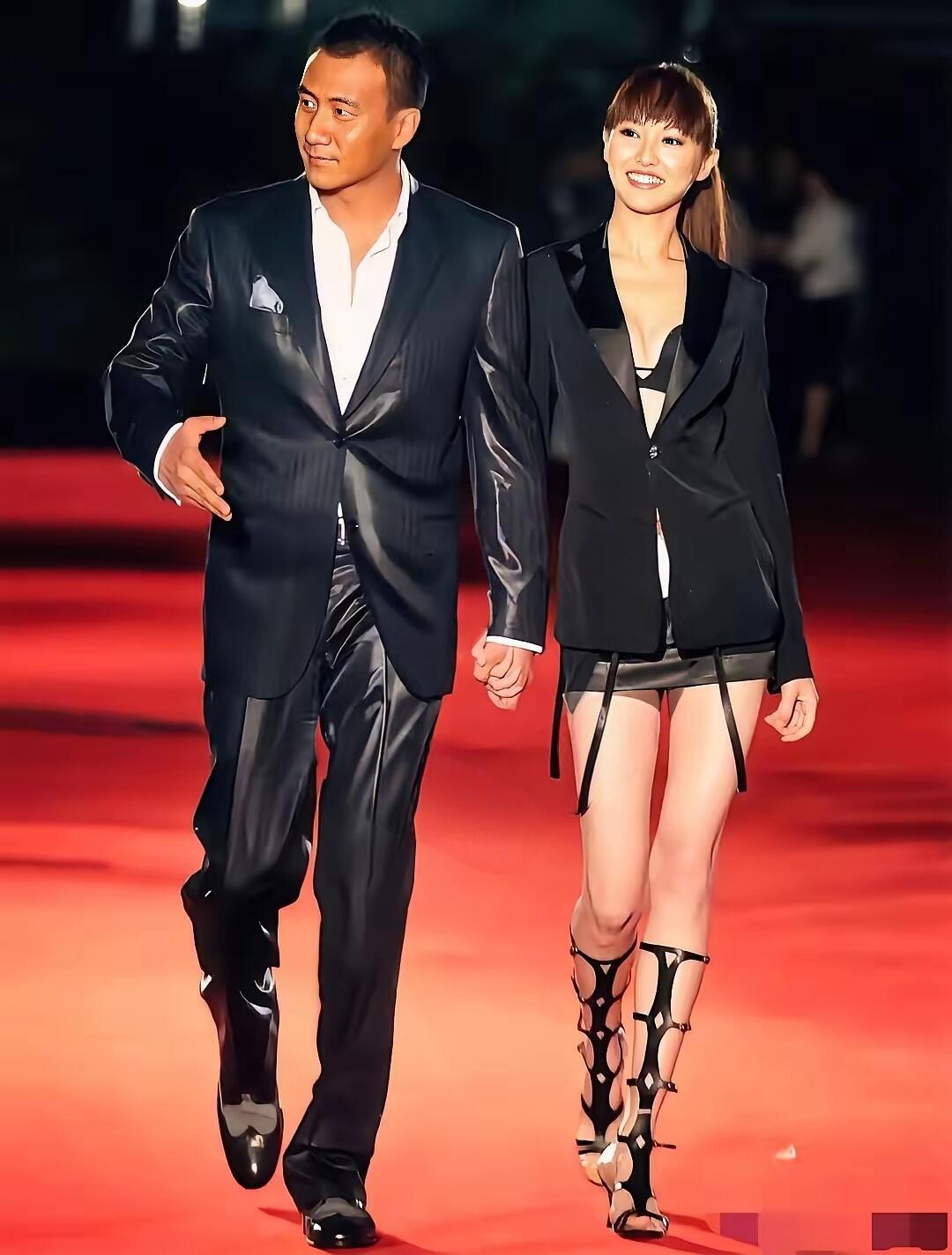 唐嫣胡军，男帅女美。