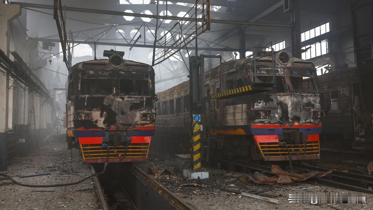 俄军无人机像不要钱一样，一波就是几百架！乌军导弹都快炸没了12月7日，乌克兰泽