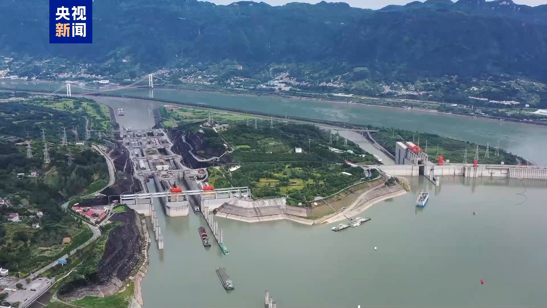 三峡枢纽前三季度通过量达1.28亿吨