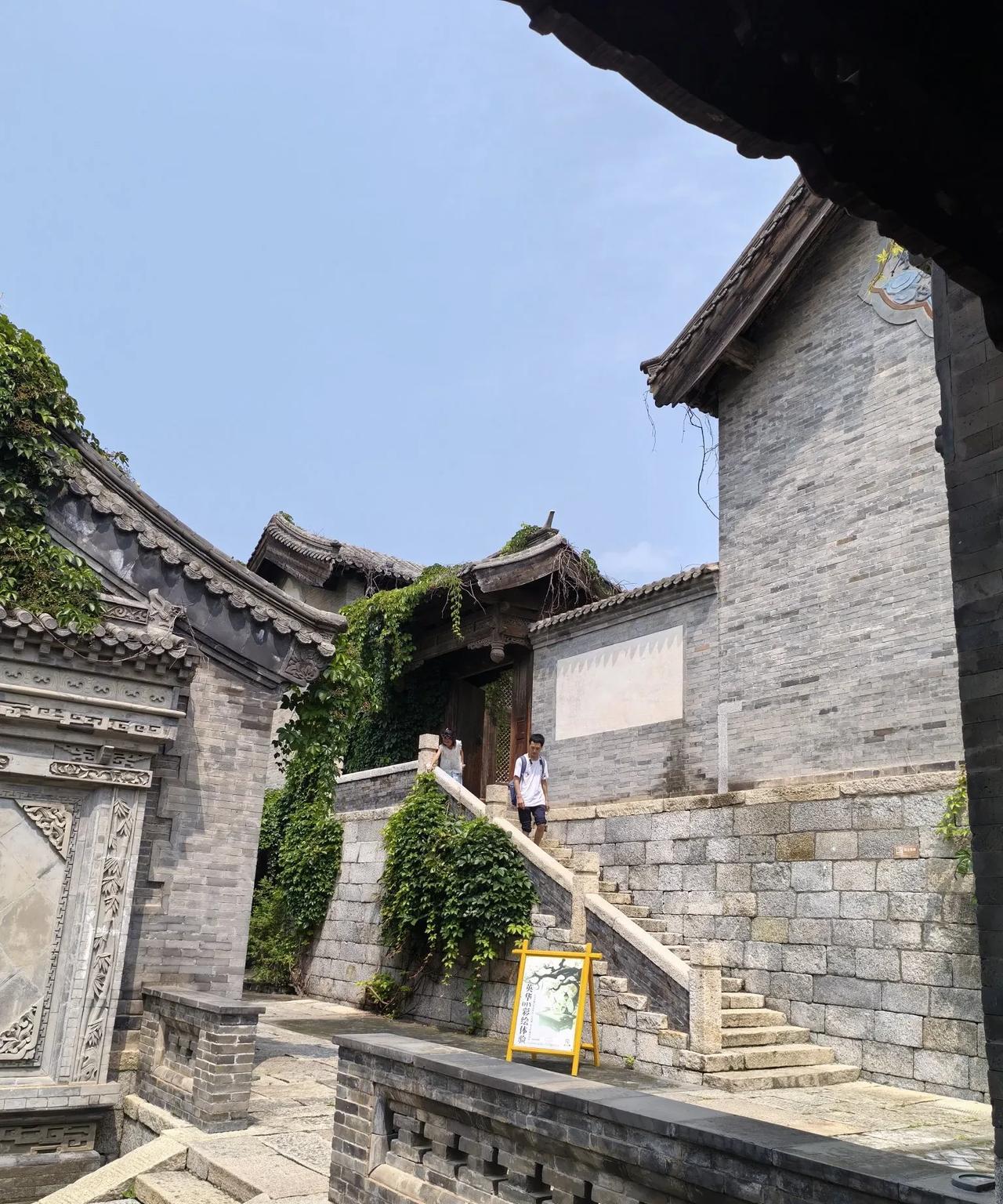公元前157年，汉文帝刘恒于临终之际紧紧攥住儿子刘启的手，愤懑地说道：“朕此生最