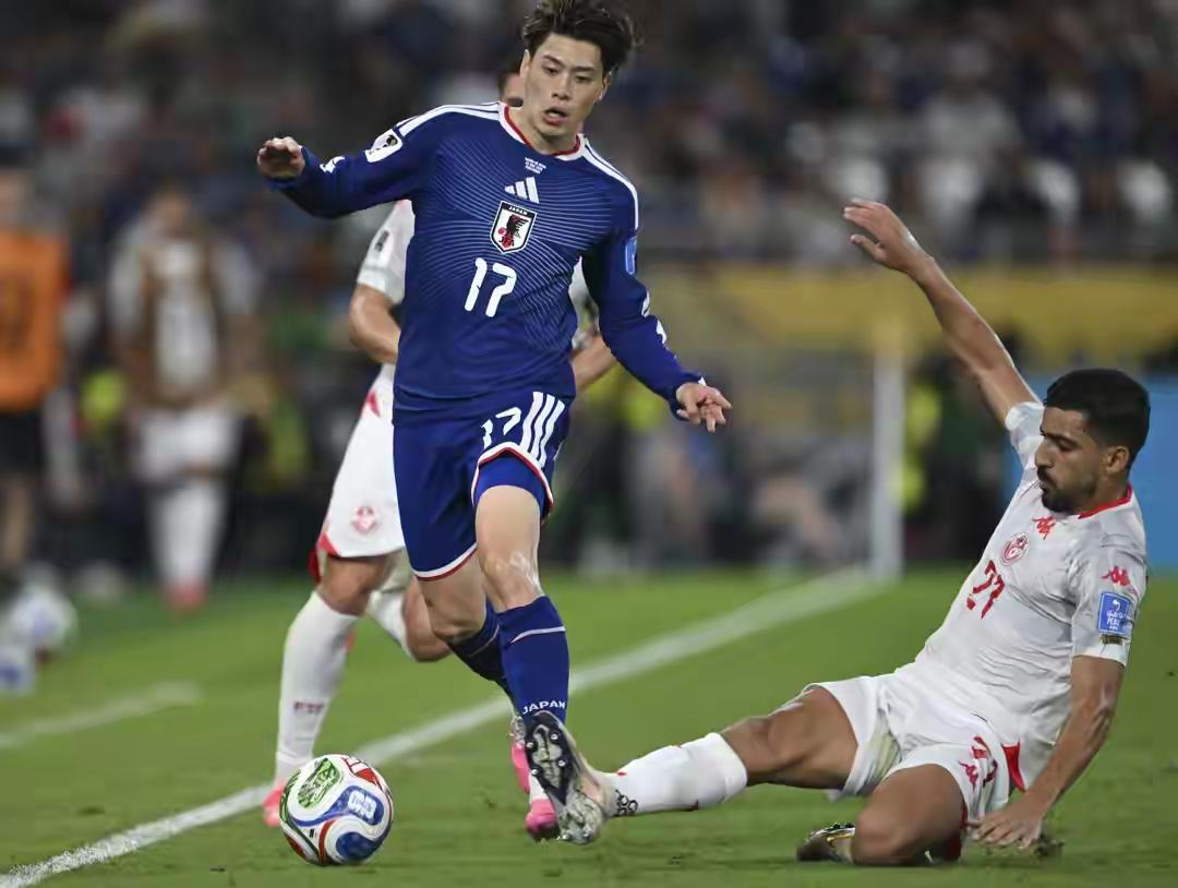 感觉日本虽然强，但是遇巴西还是差点意思。日本走的是模仿巴西的技术流踢法，脚下比较