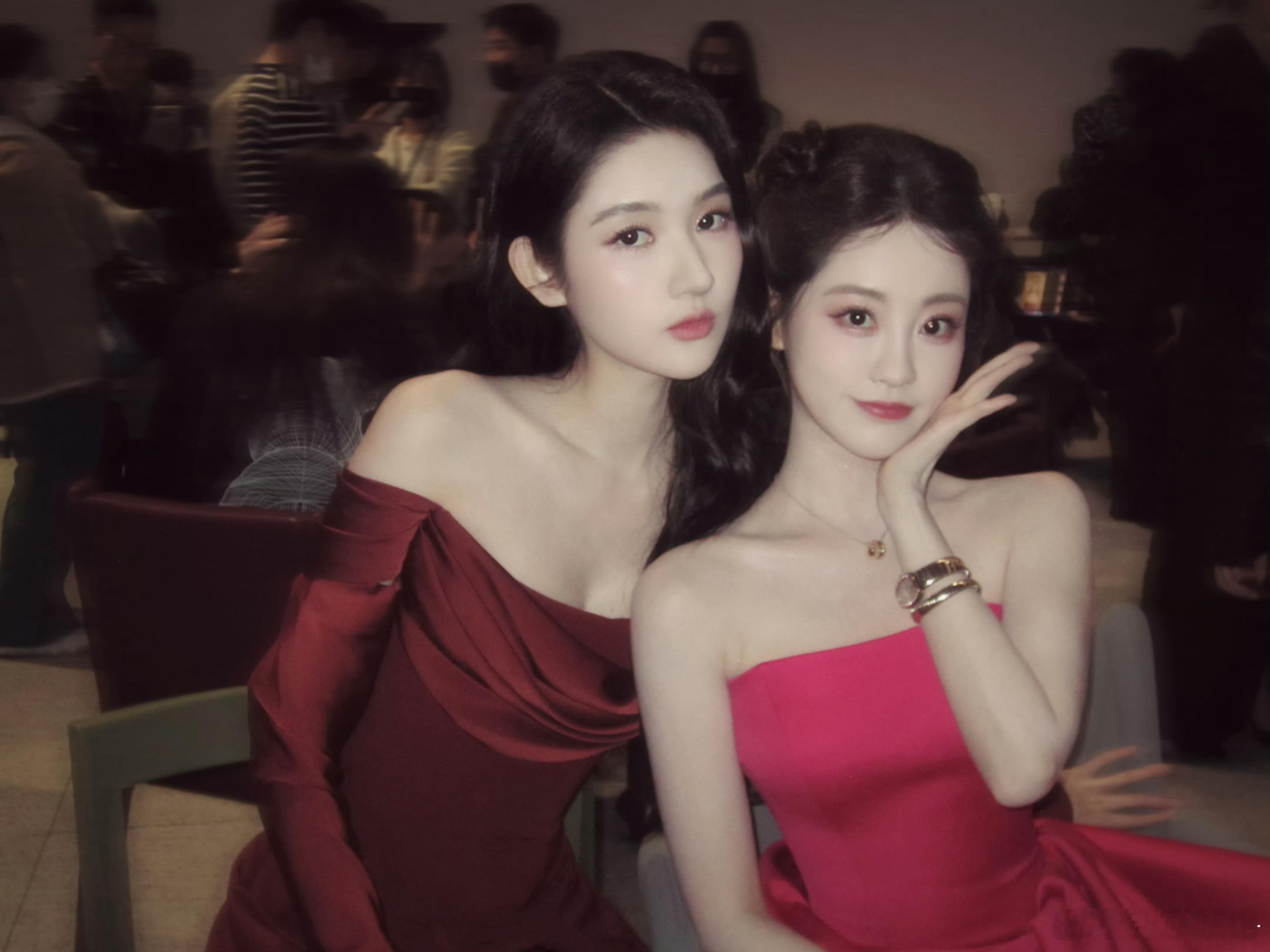 祝绪丹王玉雯合照就喜欢看美女贴贴祝绪丹王玉雯合照