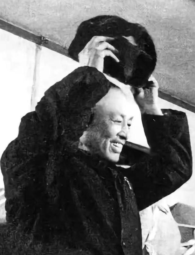 1975年，周养浩被特赦，重获自由后，国家曾允许周养浩去任何地方，周养浩提出：“