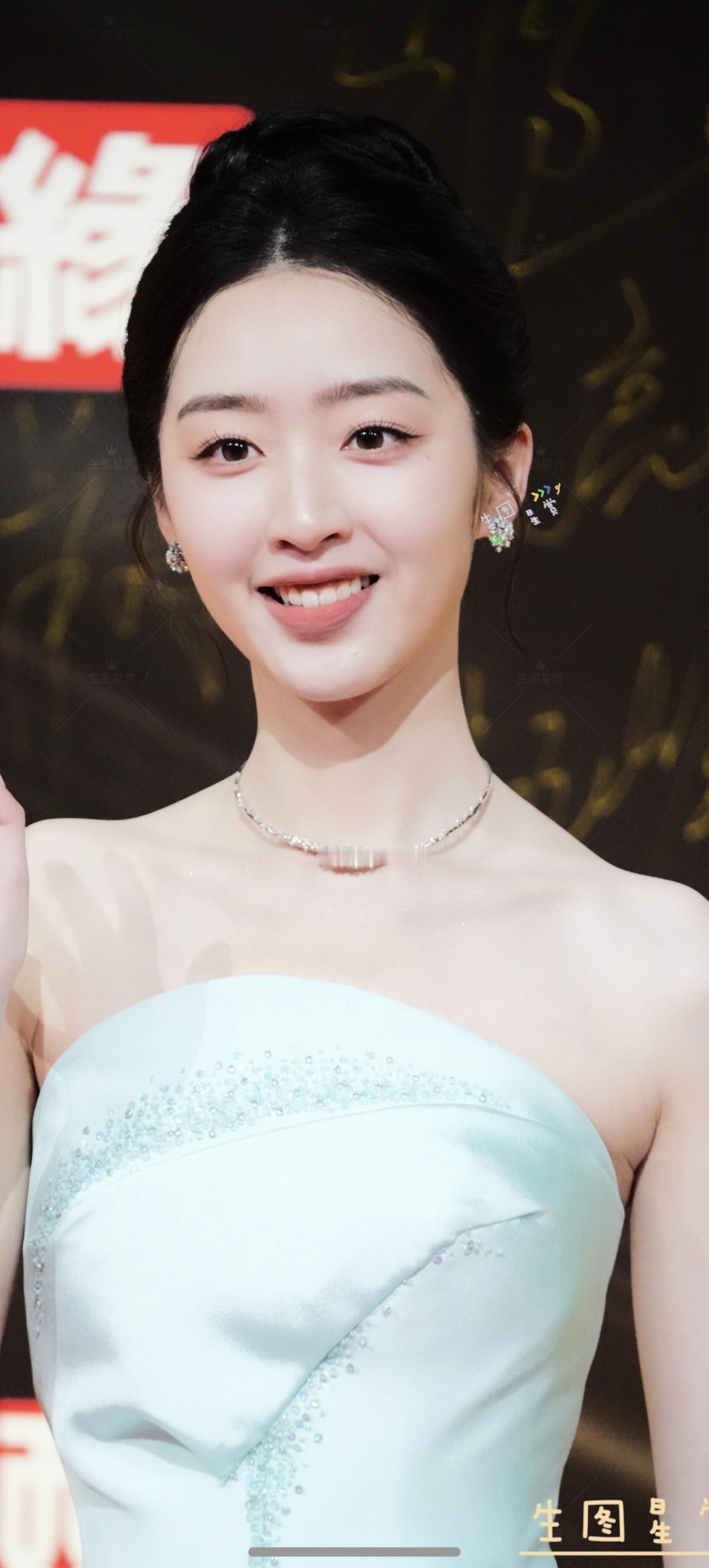 温柔系邻家妹妹！这是吃了可爱多长大的吧！