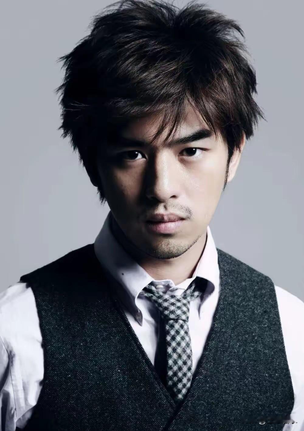 陈柏霖这次被抓，其实一点也不冤因为早在2011年左右，他就以“气喘病”为由获得