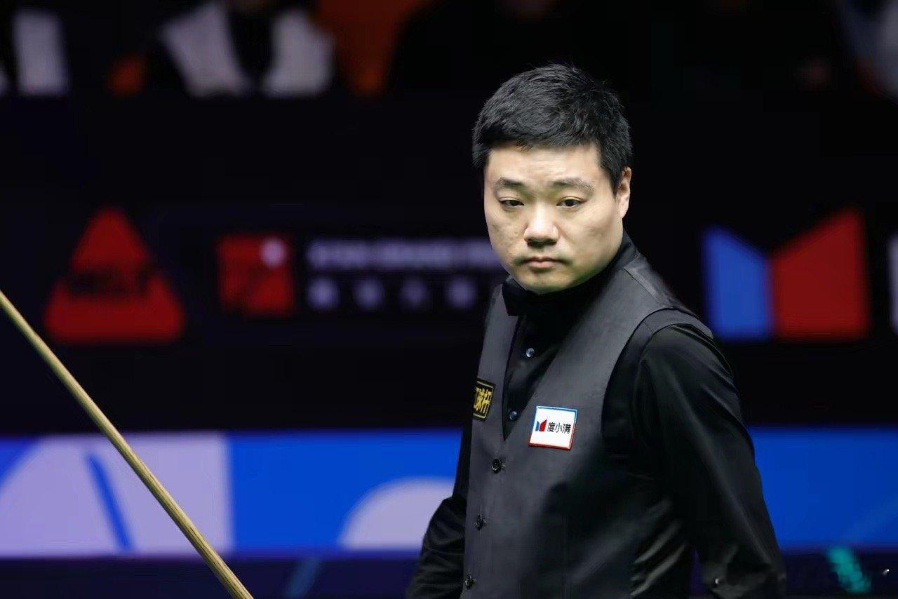 刚刚结束了一场2026斯诺克世锦赛1/8决赛第2阶段，赛会1号种子、卫冕冠军、世