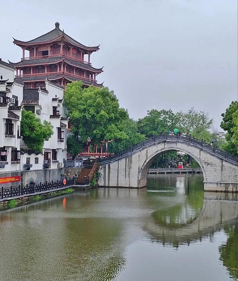 安徽旅游，千年古镇美景和美食游玩攻略！安徽三河古镇美景和美食推荐：1、三河