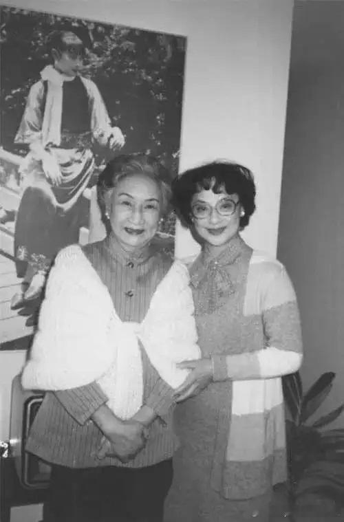 1985年王丹凤看望在加拿大的胡蝶历史影像​​​