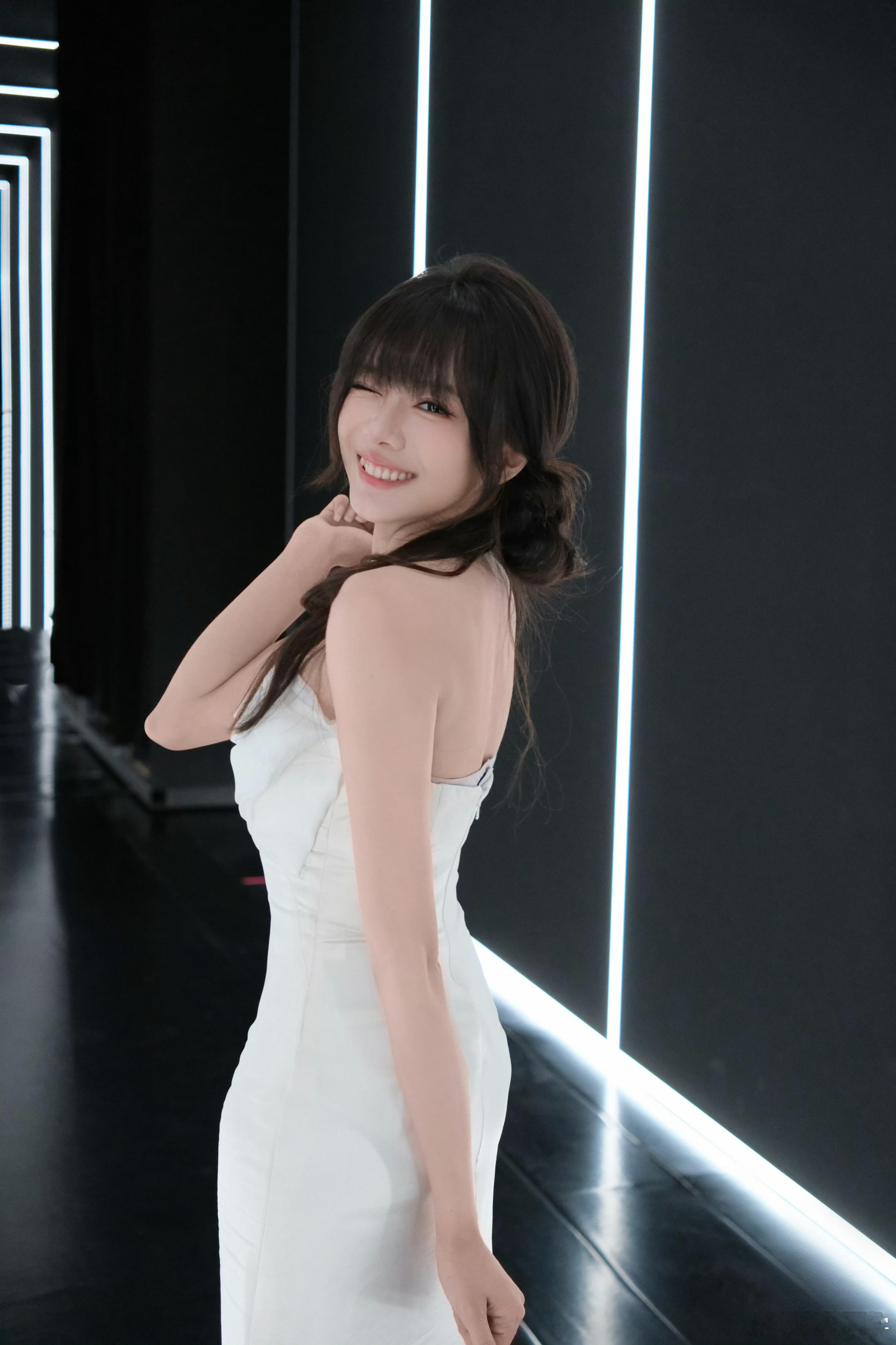 对着骆歆冲击吧