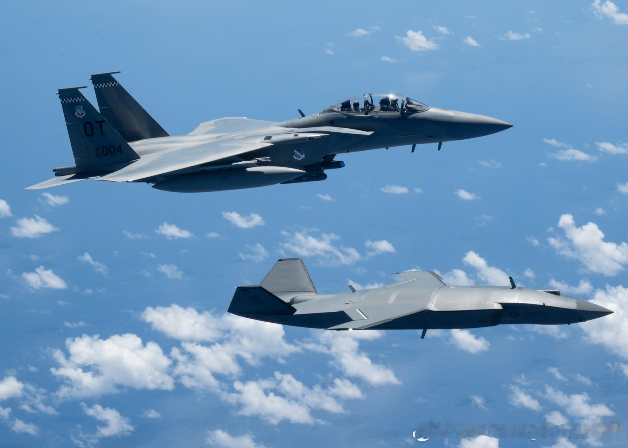烽火问鼎计划F-15EX与MQ-28“幽灵蝙蝠”无人机在2026年“英勇之盾”