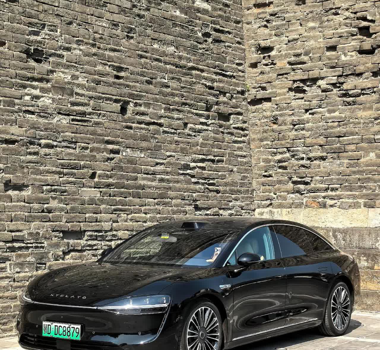 人总是执着于第一眼就喜欢的东西，比如S9。